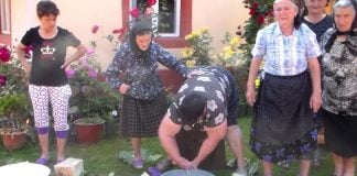Spălatul pe picioare – în a două zi de Rusalii