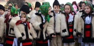 Umblatul în tez – „colindatul” de Paşte