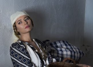 Cristina Chiriac promovează costumele tradiționale peste hotare, alături de Laura Cosoi