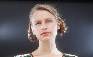 Lana Dumitru, designerul care promovează portul popular în creațiile sale