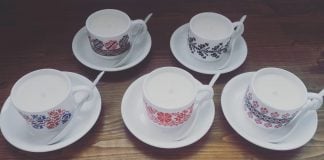 #peRomânește, povestea lumânărilor turnate în cești personalizate cu motive populare