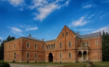 Castelul Roșu din Hemeiuș